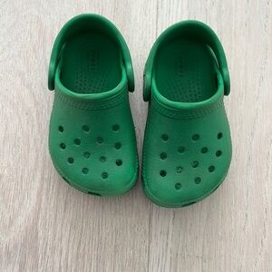 🍀2/$10 Toddler size 5 Green Crocs Clogs